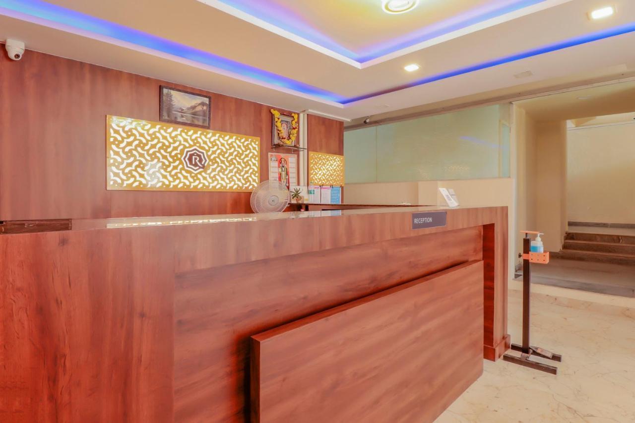 Oyo Flagship 80044 Royal Wood Deluxe Бангалор Екстериор снимка